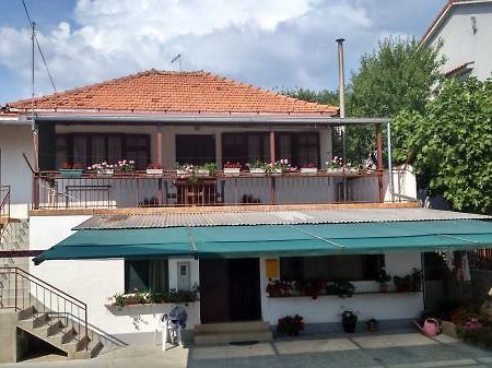 Apartmani Petra Pakoštane Extérieur photo